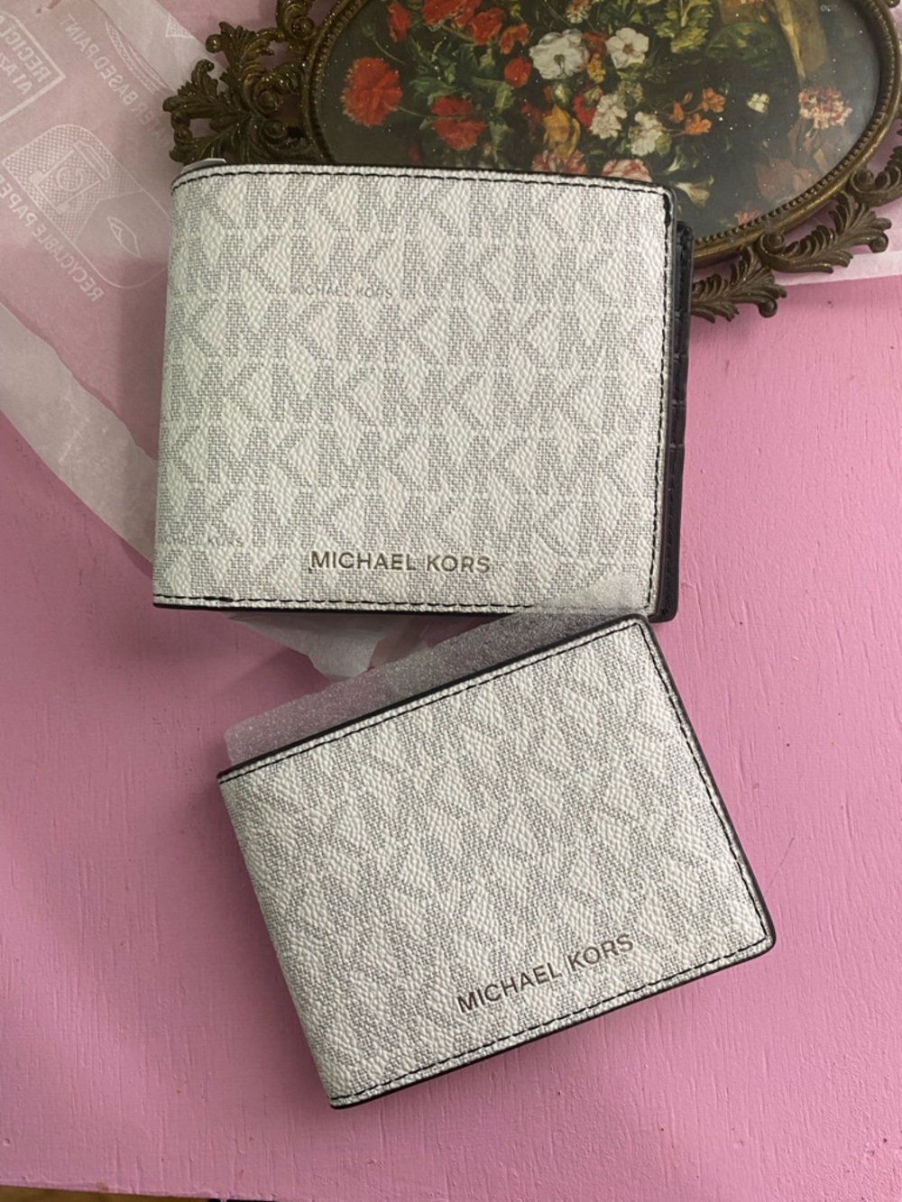 Michael Kors Men’s White  Wallet